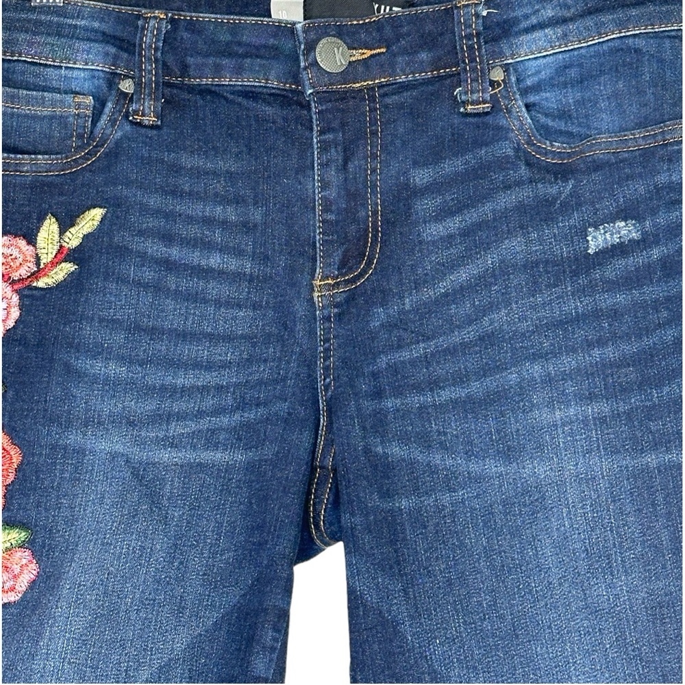 Kut from the Kloth Connie Floral Embroidered Ankle Crop Raw Edge Jeans - Picture 10 of 14